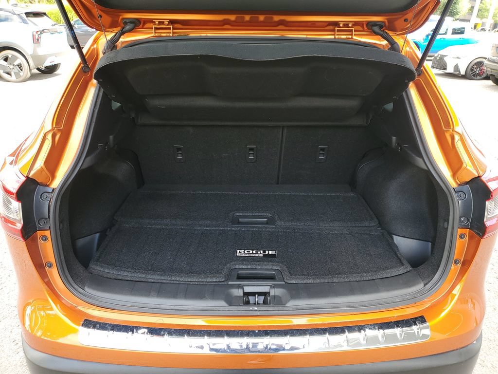 Certified 2022 Nissan Rogue Sport SV w/ Technology Package AWD/4WD image 8