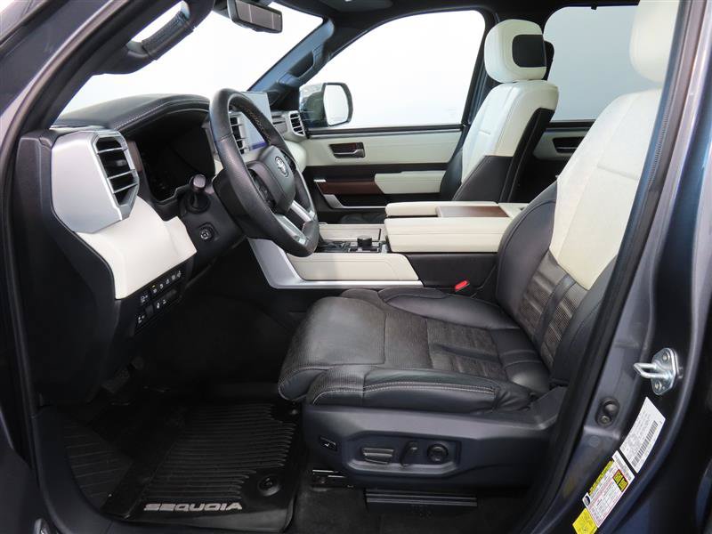 Used 2023 Toyota Sequoia Capstone AWD/4WD image 18