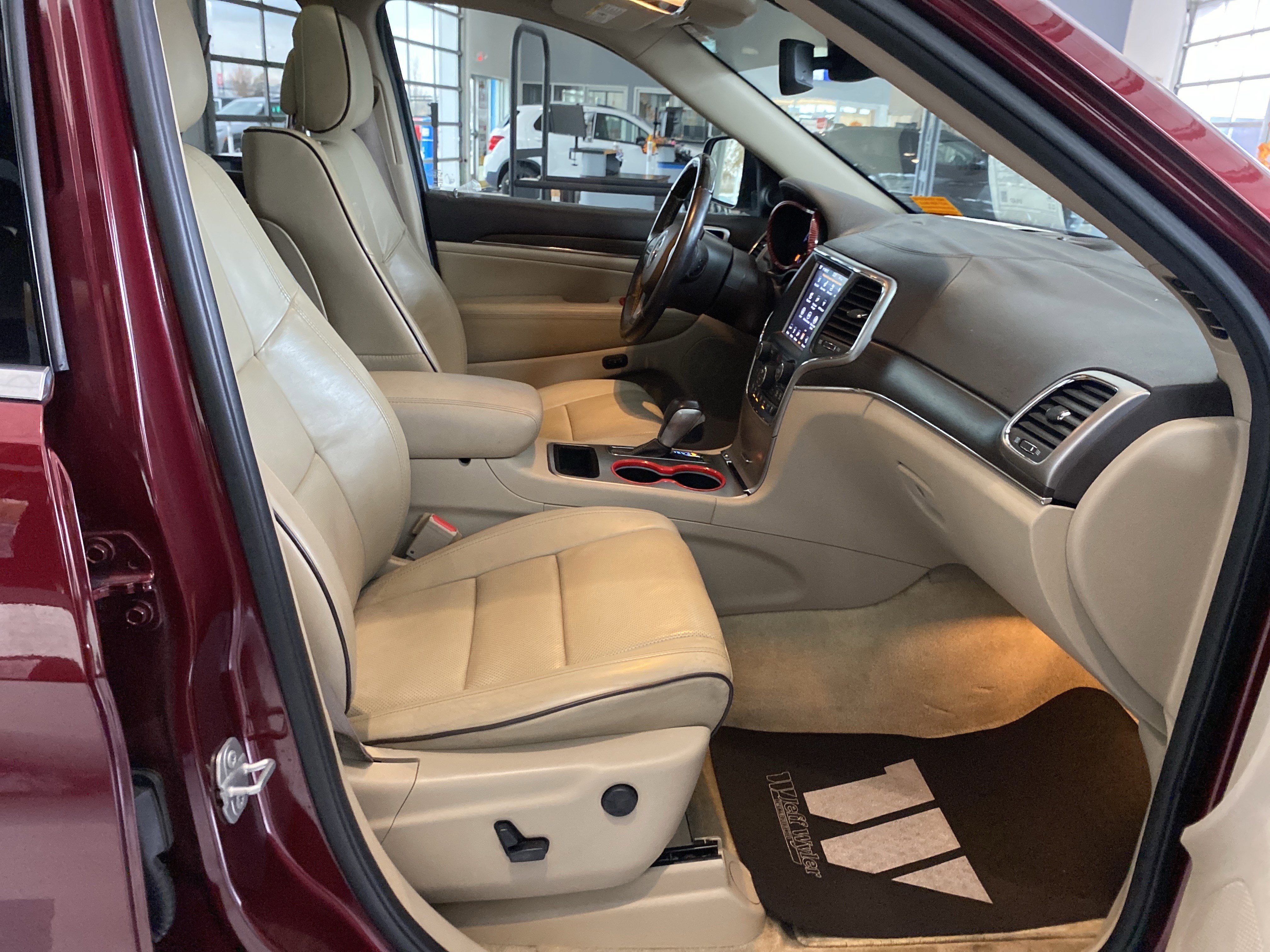 Used 2018 Jeep Grand Cherokee Overland image 28