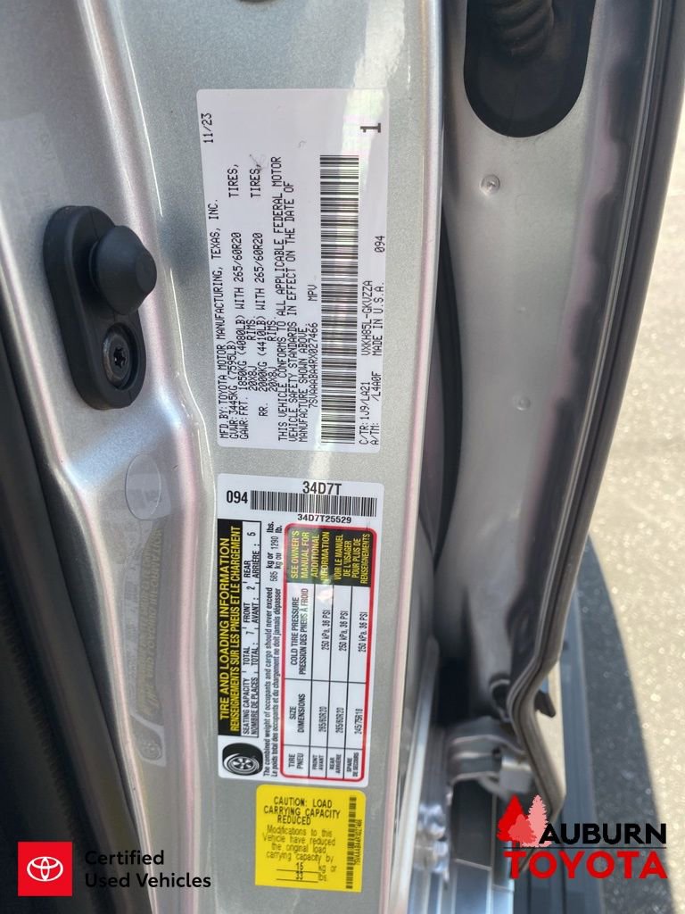 Used 2024 Toyota Sequoia Platinum AWD/4WD image 39