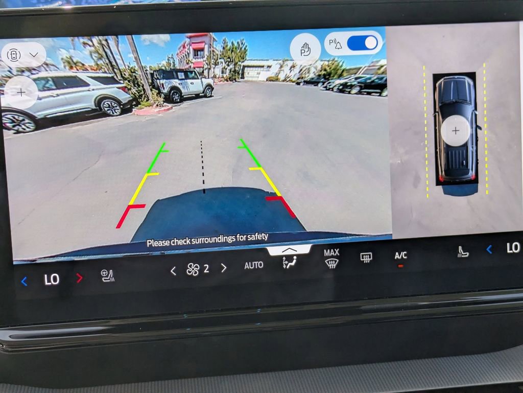 Used 2025 Ford Expedition Active image 18