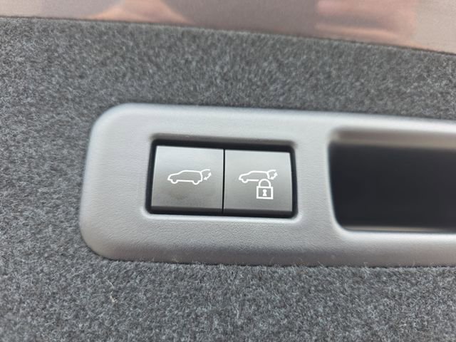 Certified 2022 Lexus RX 350L Premium w/ Premium Package AWD/4WD image 16