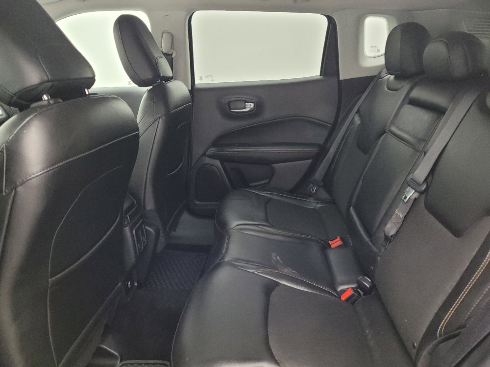 Used 2018 Jeep Compass Latitude w/ Cold Weather Group AWD/4WD image 18