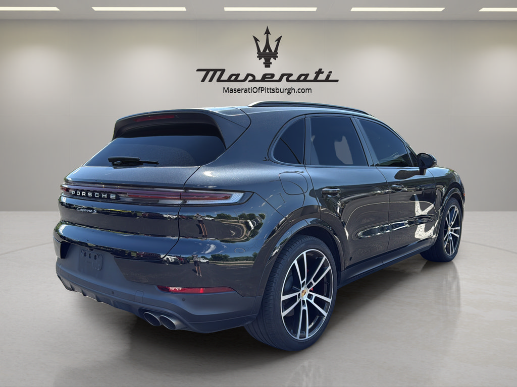 Used 2024 Porsche Cayenne S AWD/4WD image 5