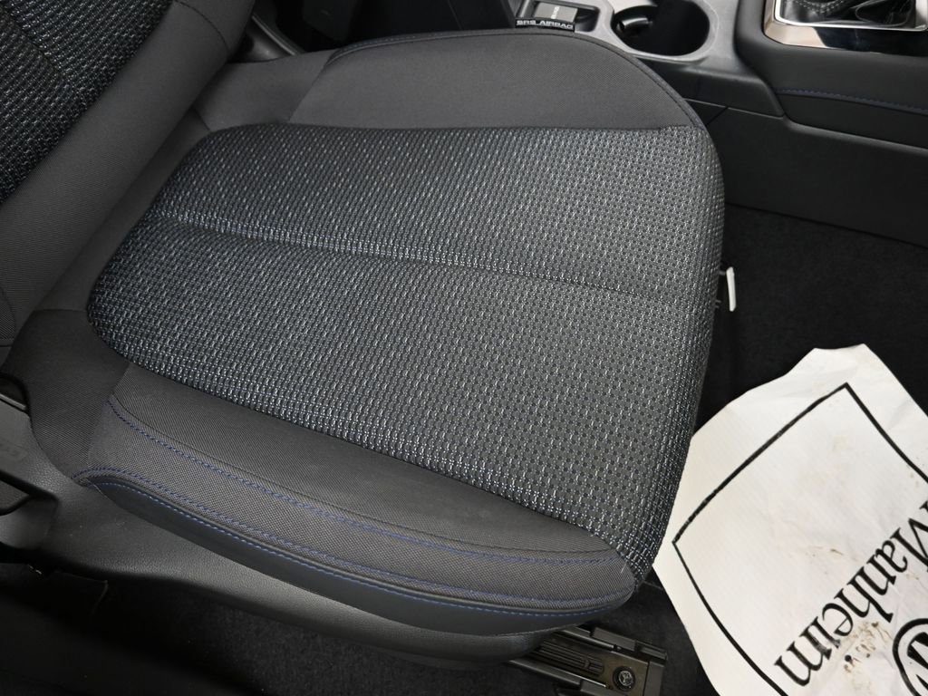 Certified 2025 Subaru Forester Premium image 12