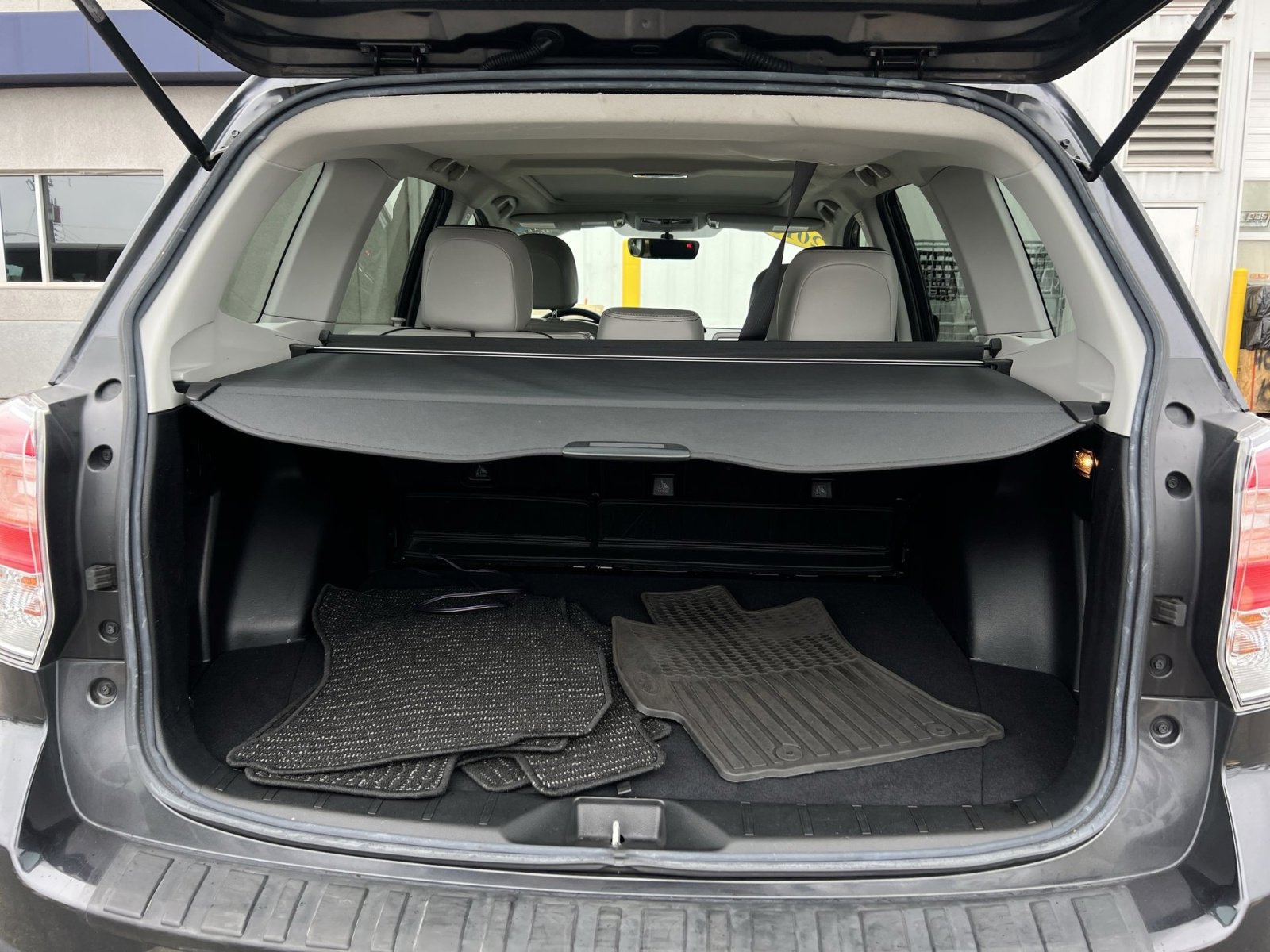 Used 2018 Subaru Forester 2.5i Premium w/ All-Weather Package image 28