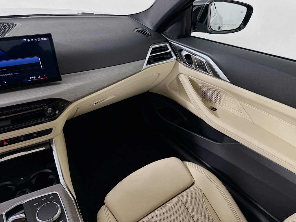 Used 2025 BMW 430i Coupe w/ Convenience Package image 24
