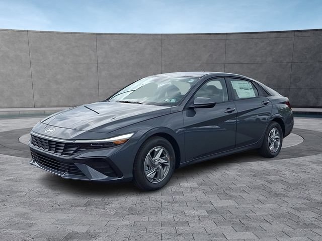 New 2026 Hyundai Elantra SE FWD image 3