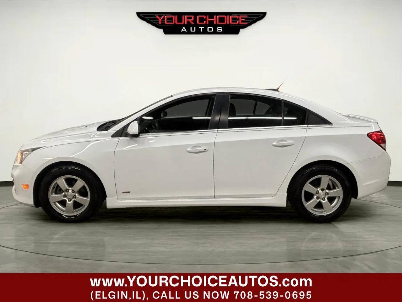 Used 2016 Chevrolet Cruze LT FWD image 2