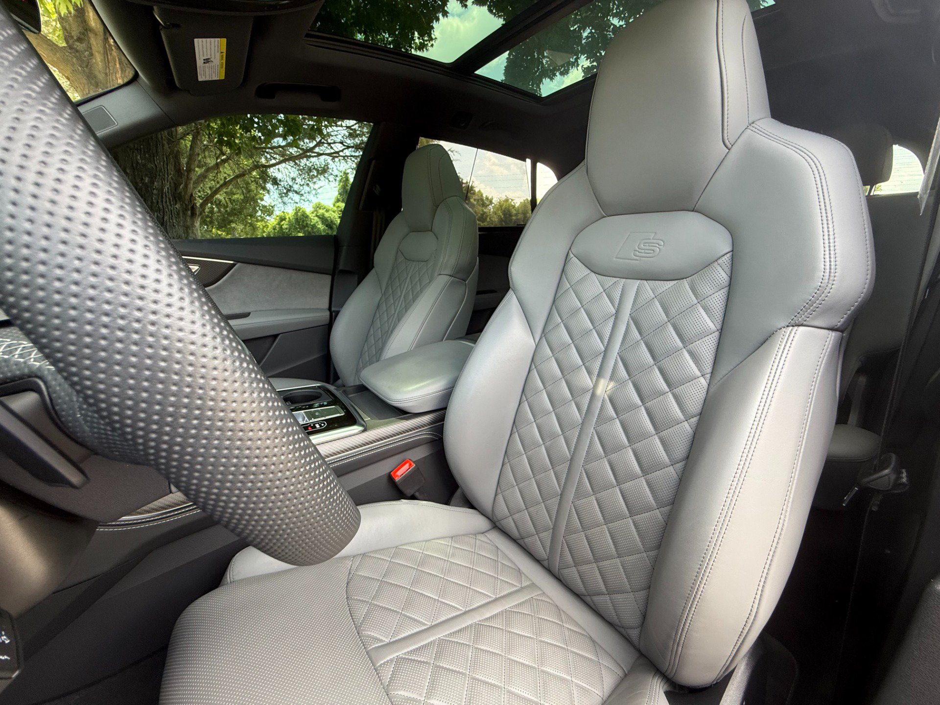 Used 2024 Audi SQ8 Prestige AWD/4WD image 23