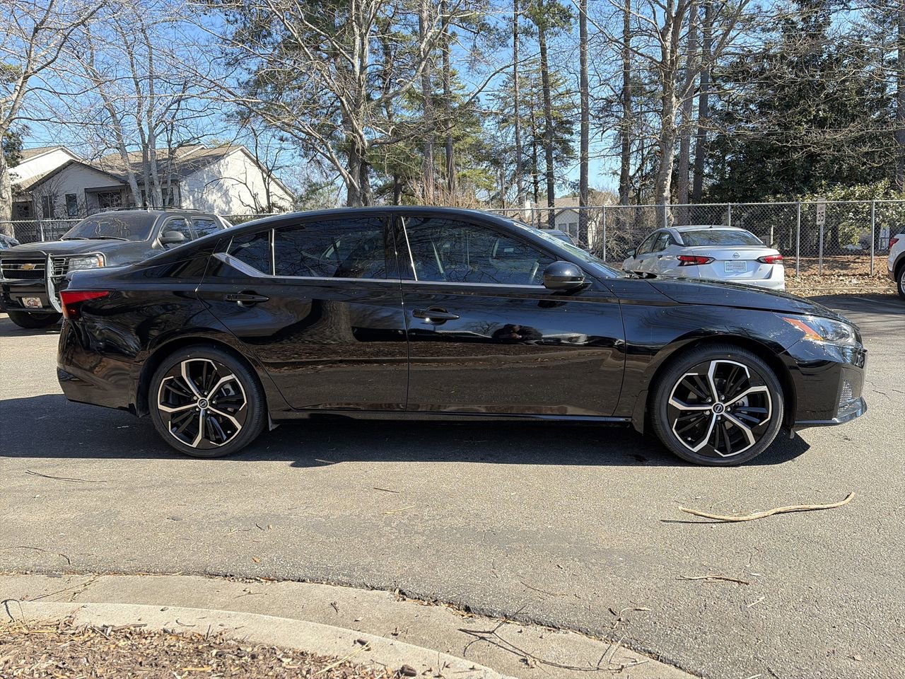 Used 2024 Nissan Altima 2.5 SR w/ SR Premium Package image 5