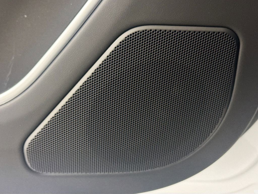 New 2026 Land Rover Range Rover SE image 18