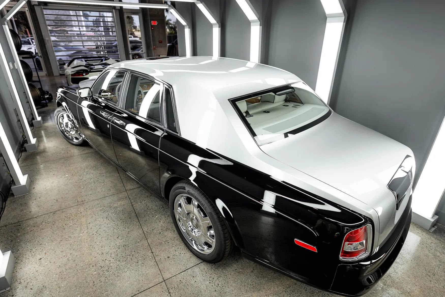 Used 2009 Rolls-Royce Phantom Sedan image 11