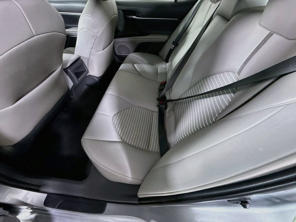 Used 2020 Toyota Camry SE FWD image 26