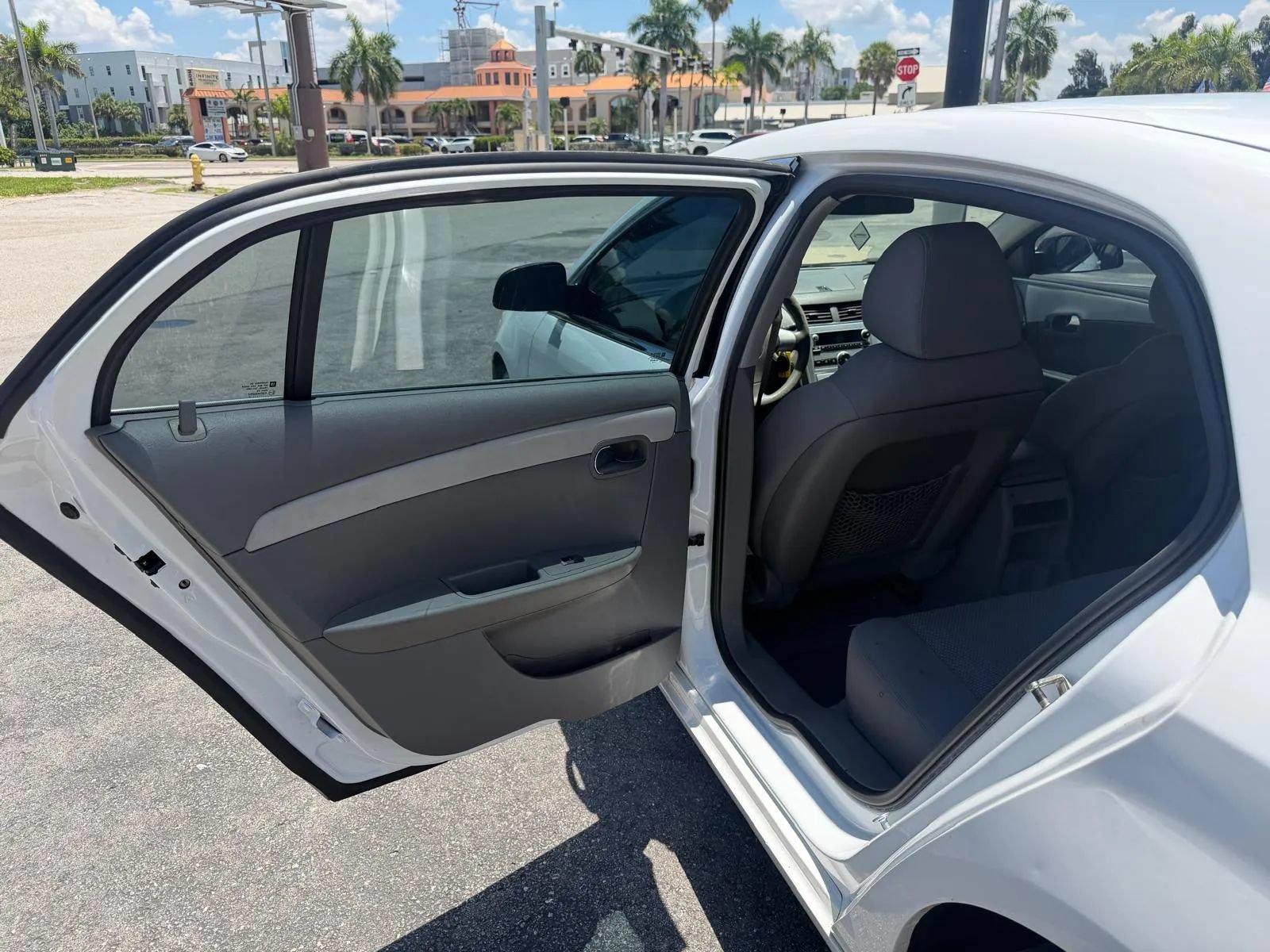 Used 2010 Chevrolet Malibu LS FWD image 22