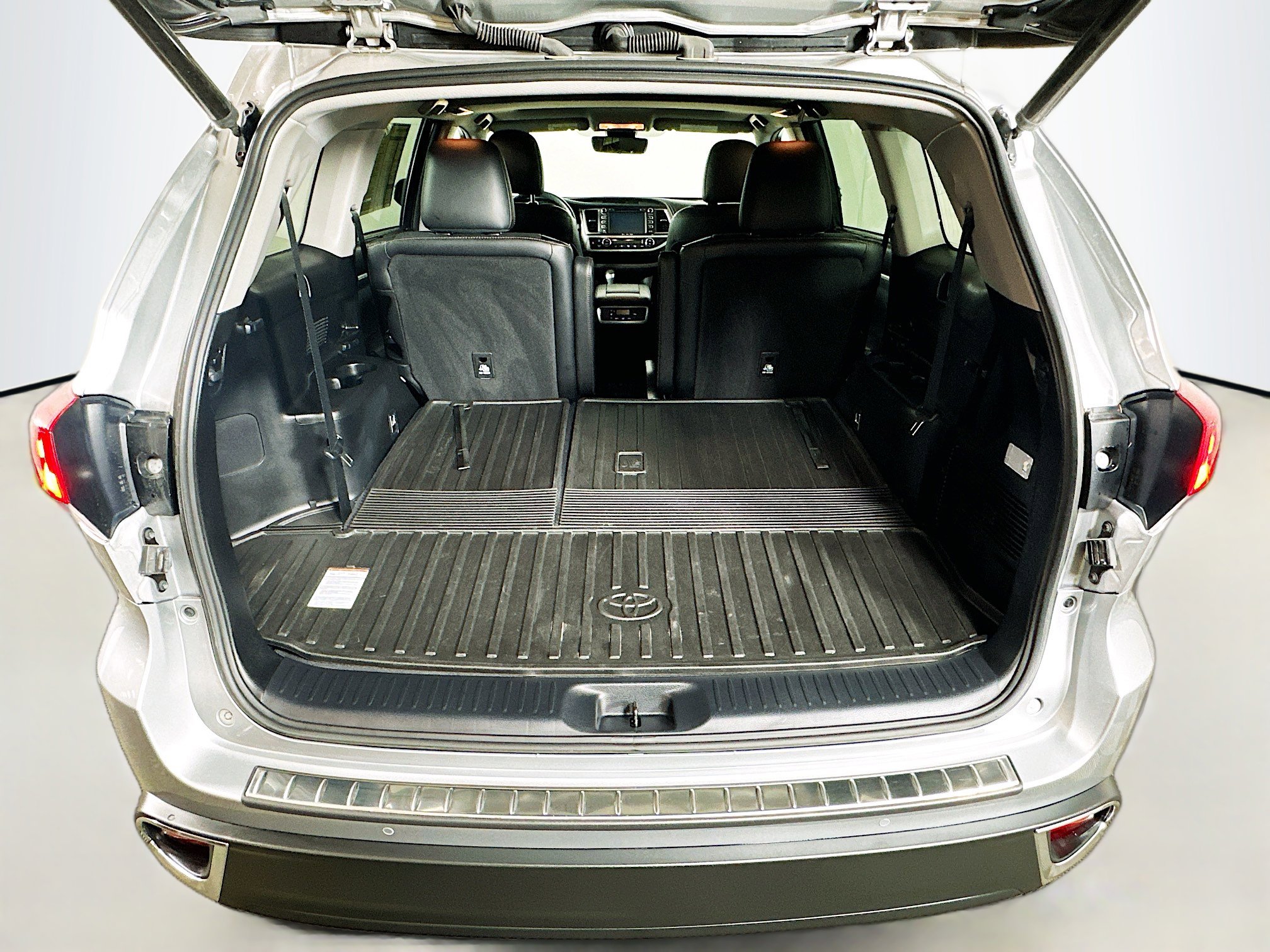 Used 2017 Toyota Highlander Limited image 28