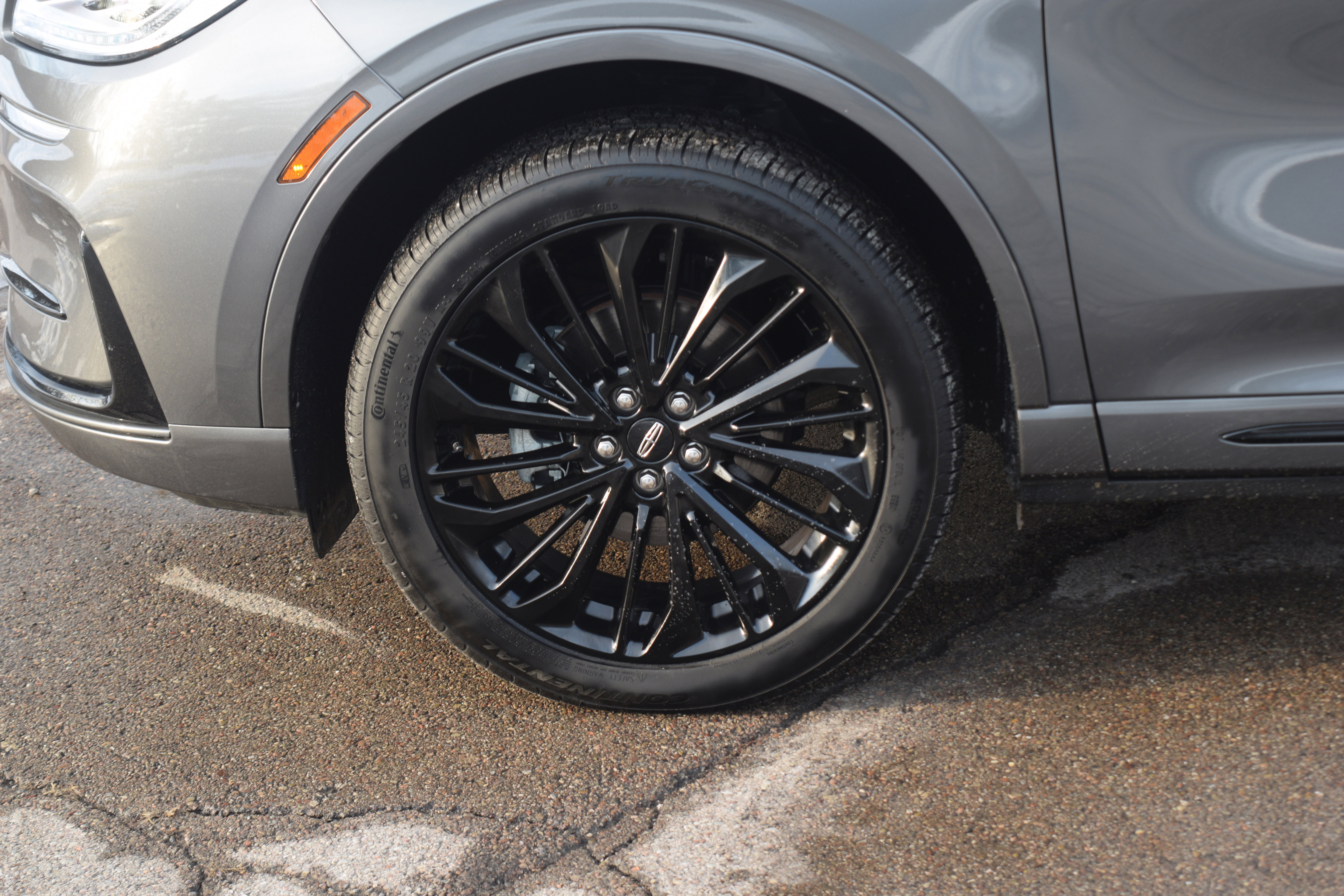 Used 2023 Lincoln Corsair Reserve w/ Jet Appearance Package image 25