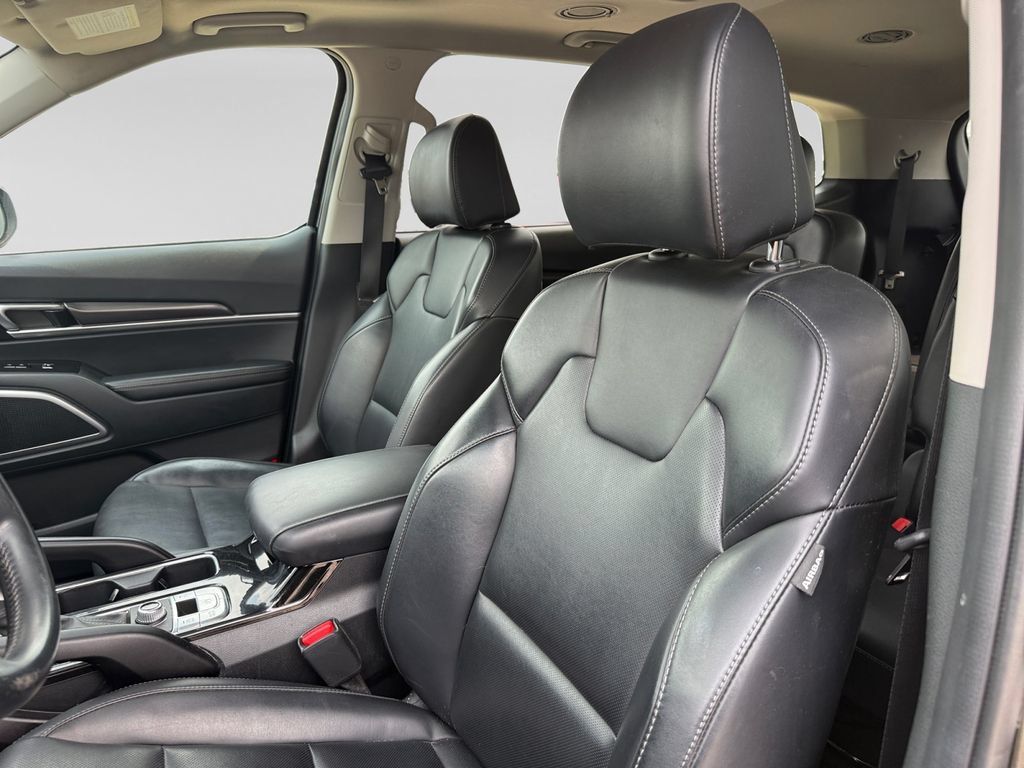 Used 2025 Kia Telluride S AWD/4WD image 23