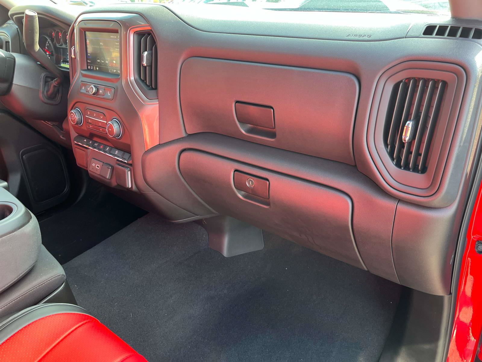 Used 2026 Chevrolet Silverado 1500 Custom Trail Boss w/ LPO, Dark Essentials Package AWD/4WD image 23