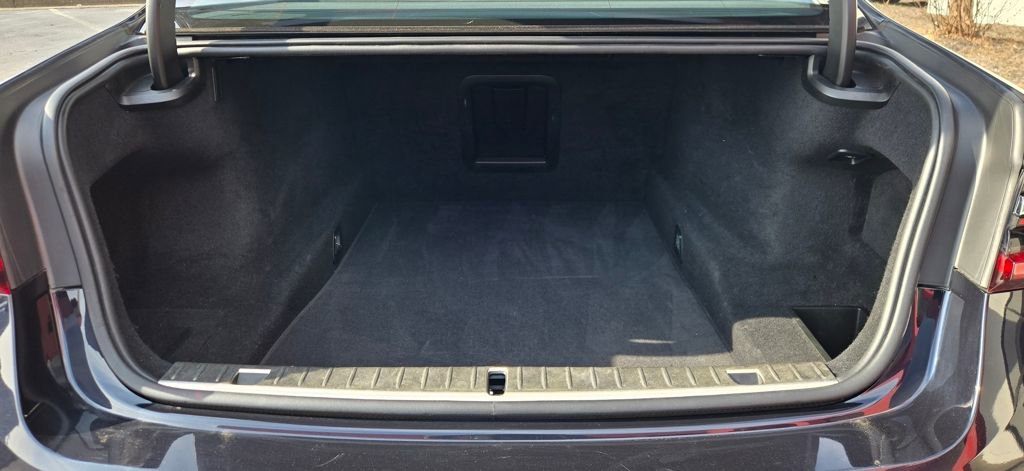 Used 2021 BMW 740i xDrive 740i xDrive w/ M Sport Package image 16