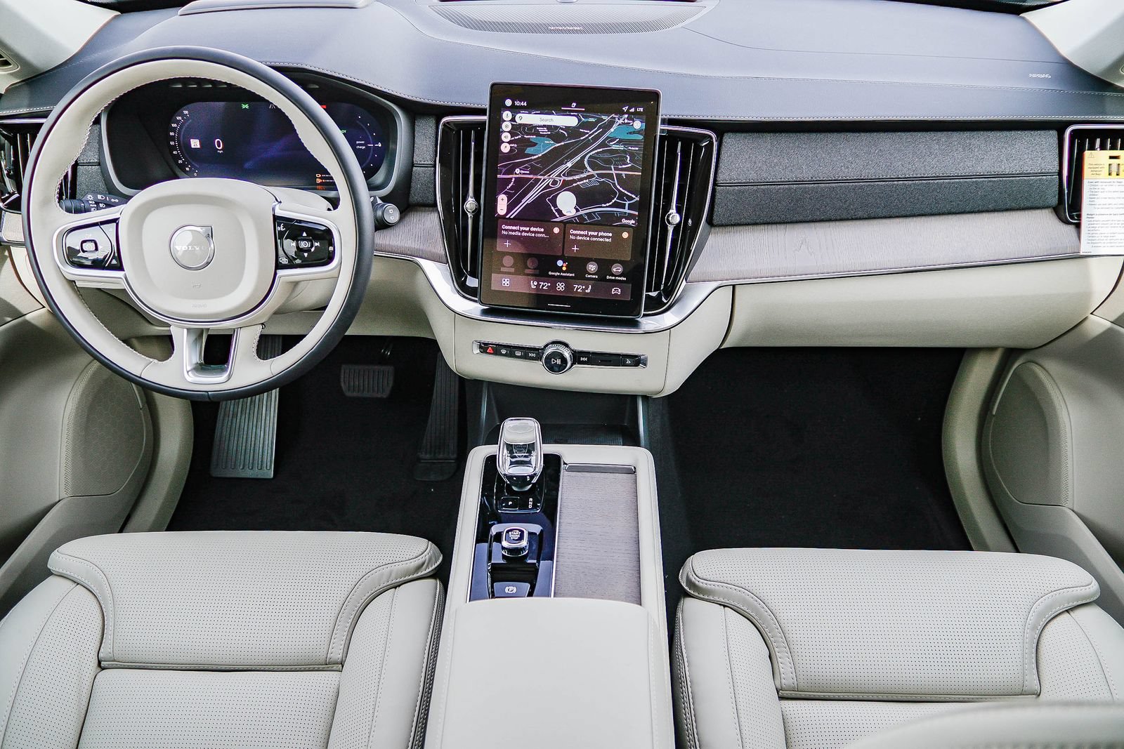 New 2026 Volvo XC90 T8 Ultra w/ Protection Package Premier AWD/4WD image 12