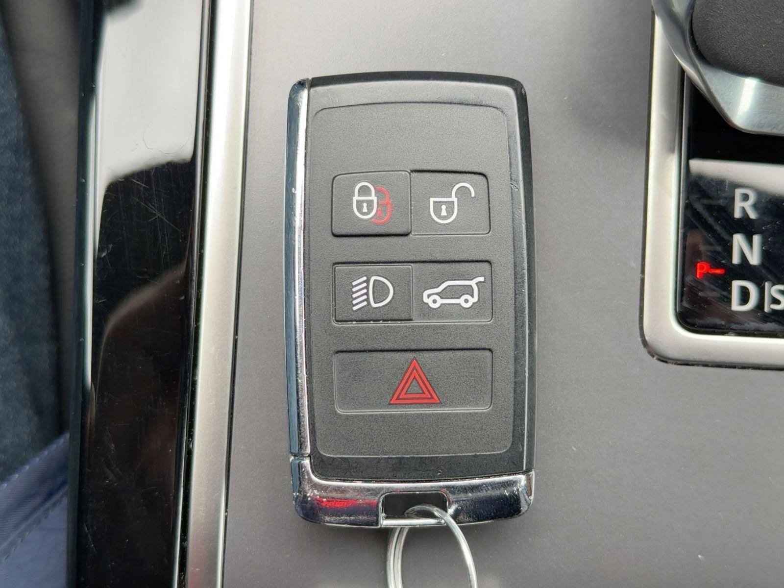 Used 2024 Land Rover Range Rover Evoque Dynamic SE image 23