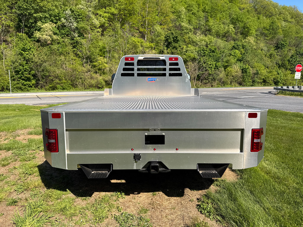 New 2026 Ford F550 4x4 Supercab Super Duty w/ XLT Value Package image 8