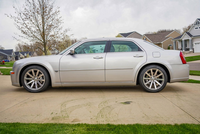 Used 2006 Chrysler 300 SRT8 w/ SRT Option Group II RWD image 3
