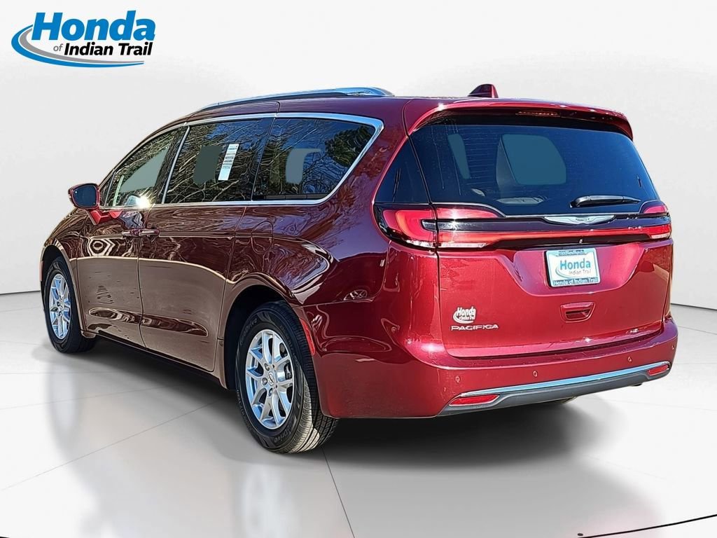 Used 2021 Chrysler Pacifica Touring-L image 8