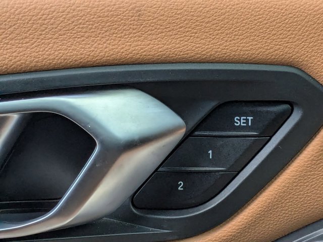 Used 2021 BMW 330i Sedan w/ M Sport Package image 11