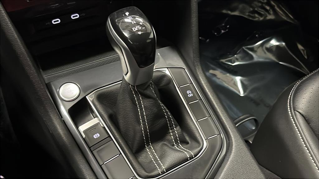 Used 2024 Volkswagen Tiguan SE AWD/4WD image 18