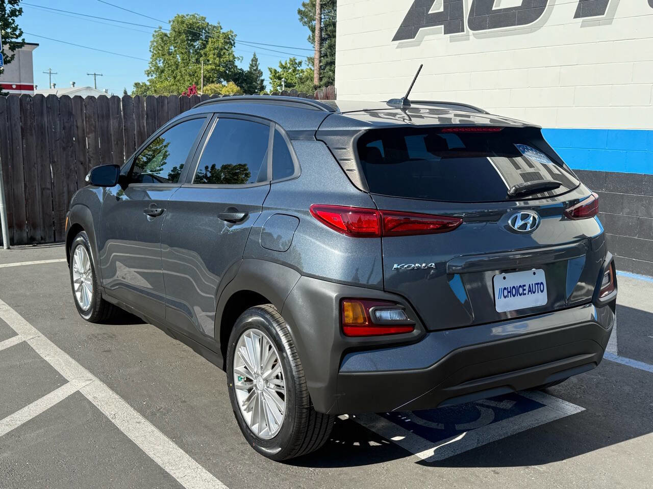 Used 2020 Hyundai Kona SEL image 3