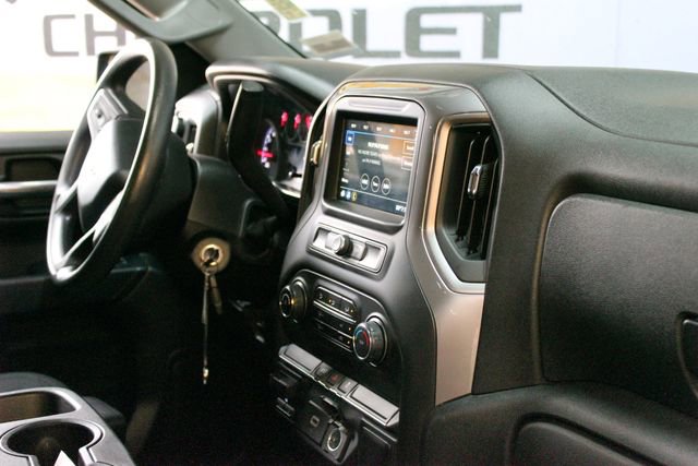 Used 2019 Chevrolet Silverado 1500 Custom w/ Custom Convenience Package AWD/4WD image 10