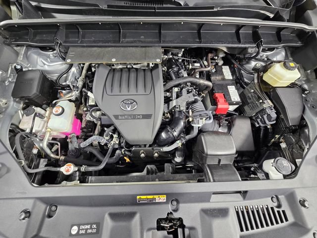 Used 2024 Toyota Highlander LE AWD/4WD image 13