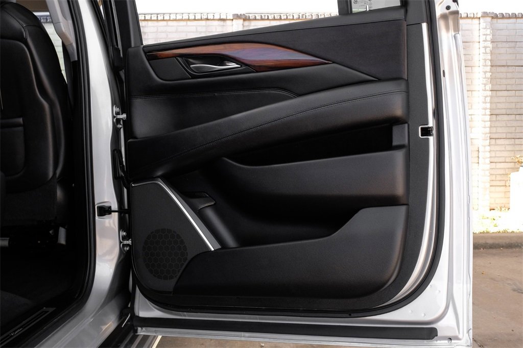 Used 2019 Cadillac Escalade ESV Luxury image 53