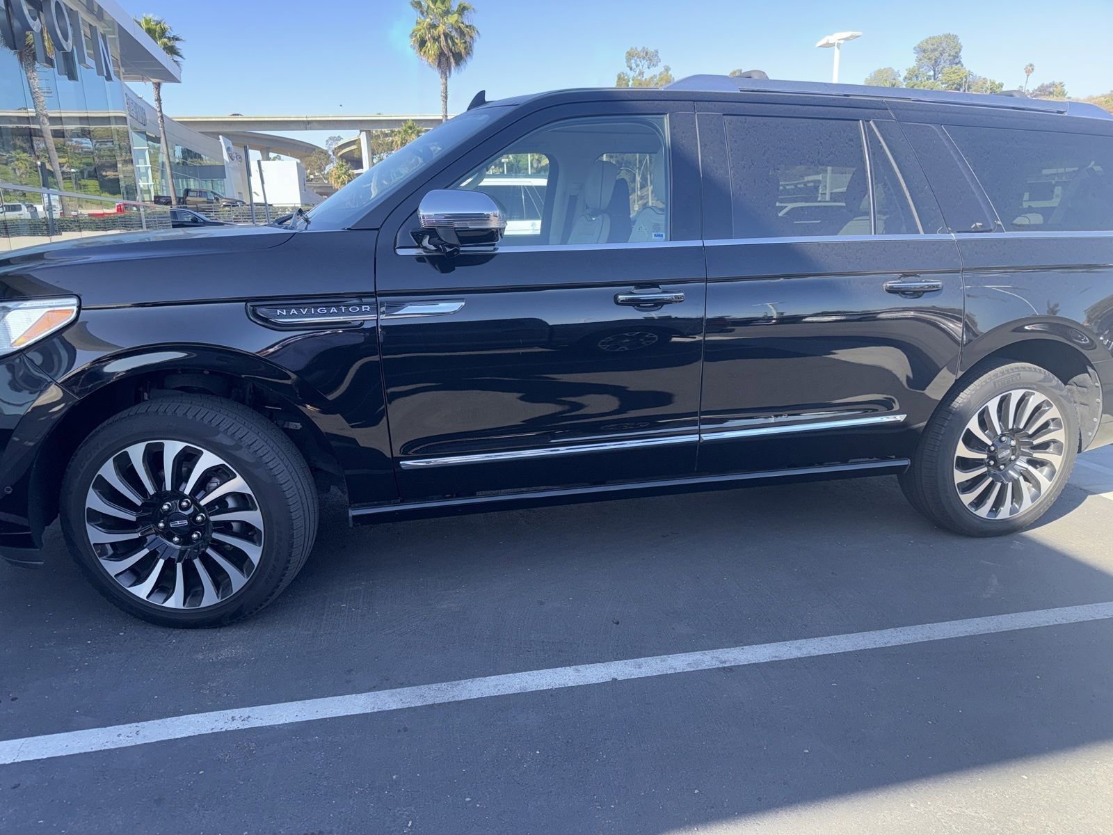 Certified 2023 Lincoln Navigator L Black Label AWD/4WD image 21