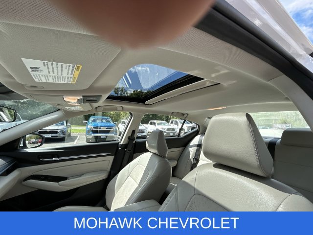 Used 2024 Nissan Altima 2.5 SL FWD image 19