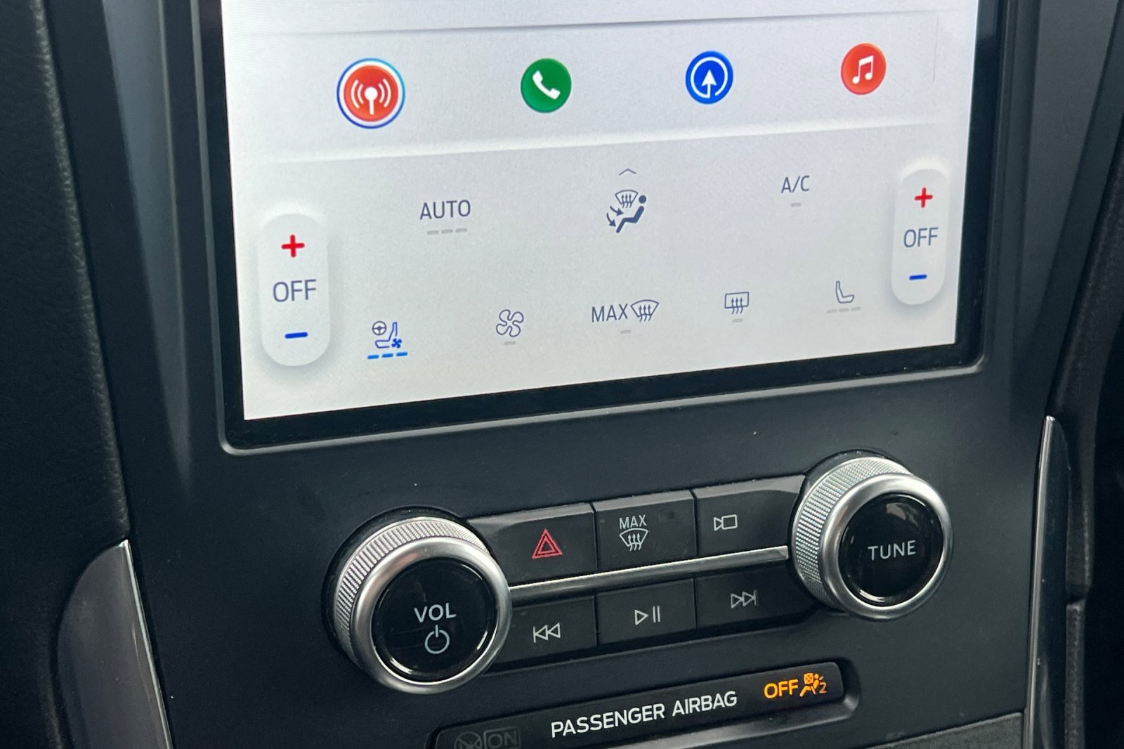 Used 2023 Ford Edge Titanium w/ Equipment Group 301A image 18