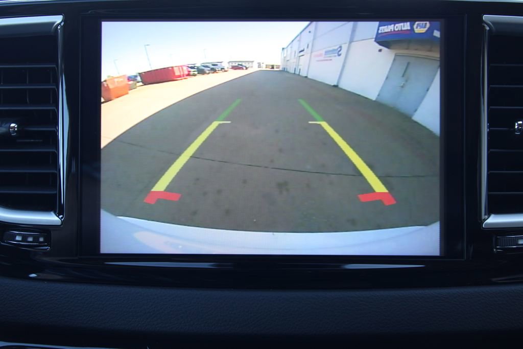 Used 2024 Chrysler Pacifica Touring-L FWD image 12