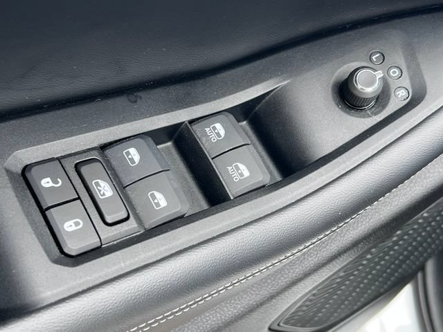 Used 2024 Jeep Grand Cherokee Limited AWD/4WD image 14