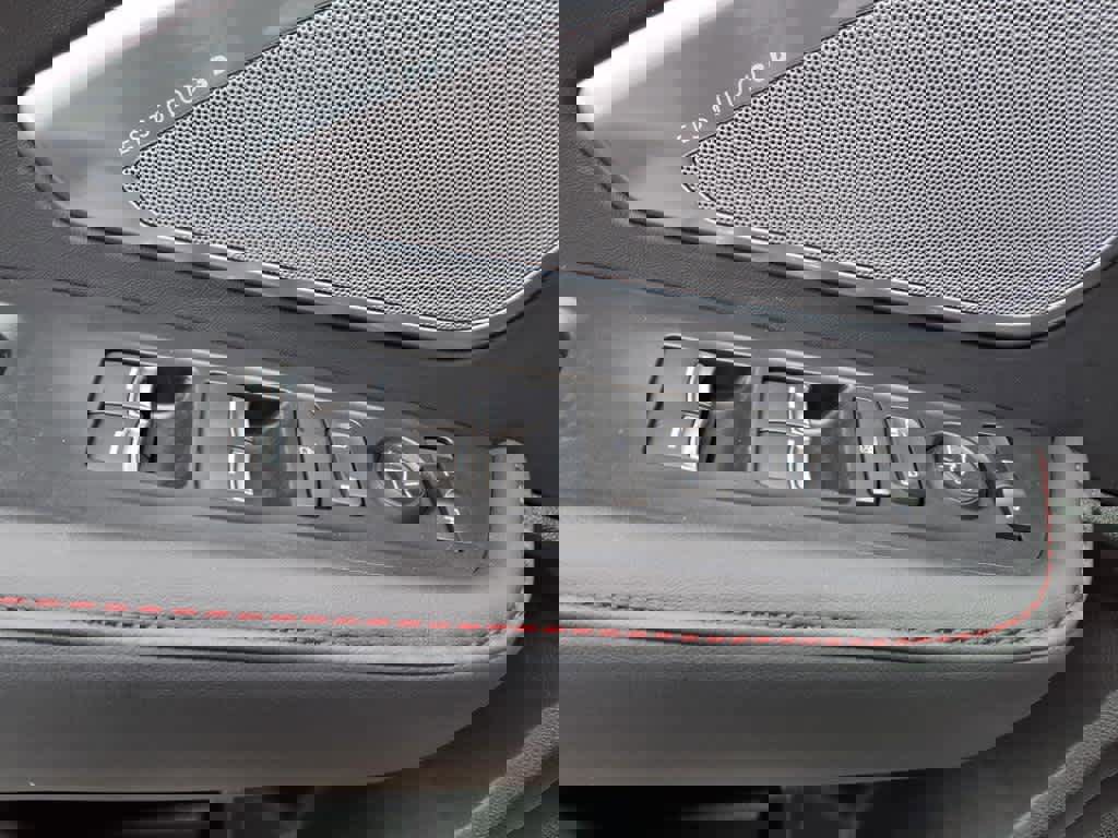 Used 2025 Acura RDX A-Spec image 14