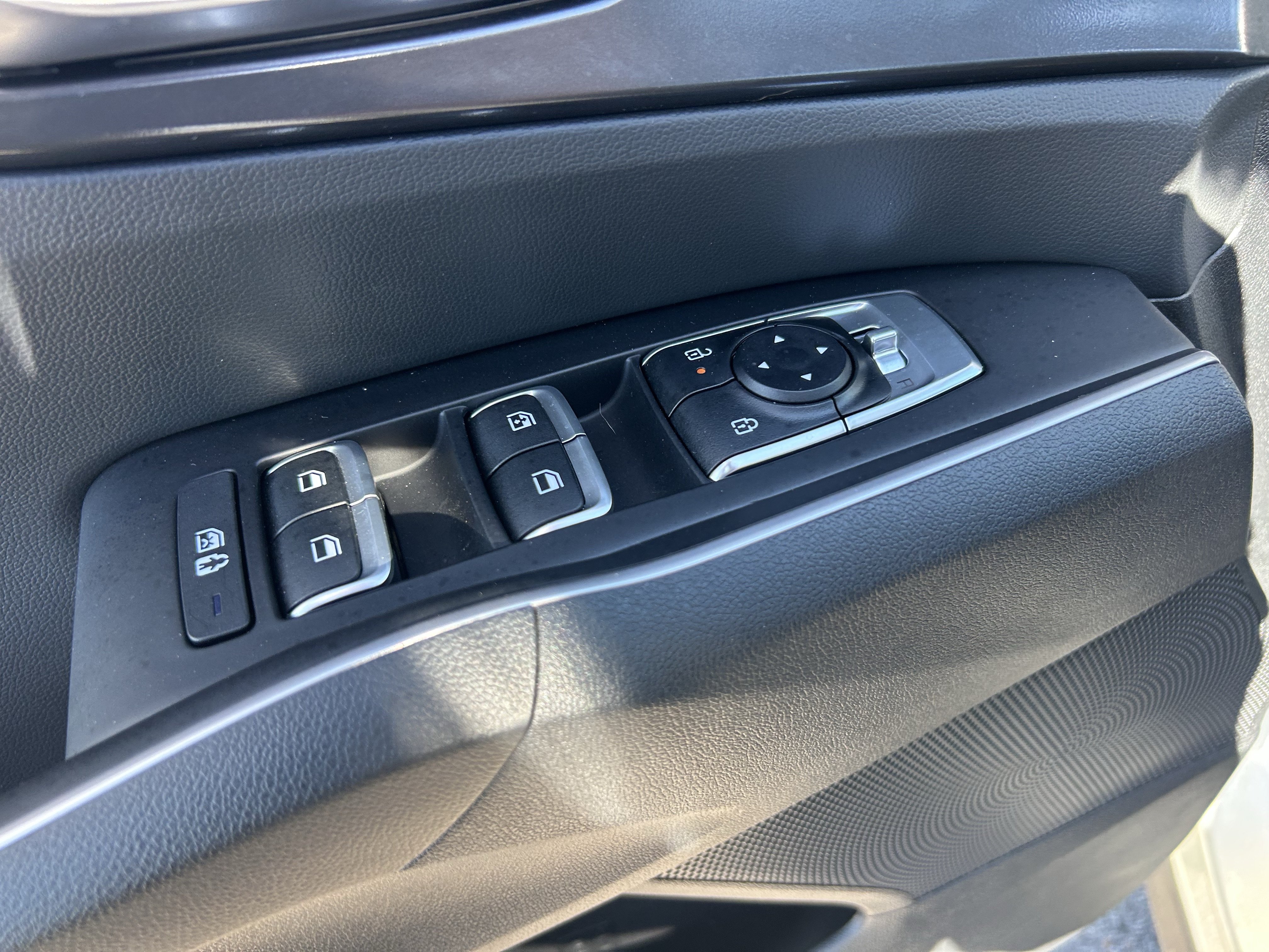 Certified 2026 Kia Sorento S w/ S Panoramic Sunroof Package FWD image 31