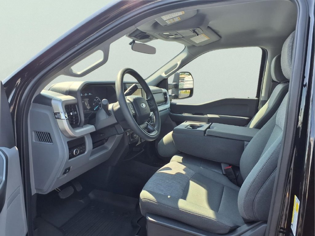 New 2026 Ford F250 XLT w/ FX4 Off-Road Package AWD/4WD image 17