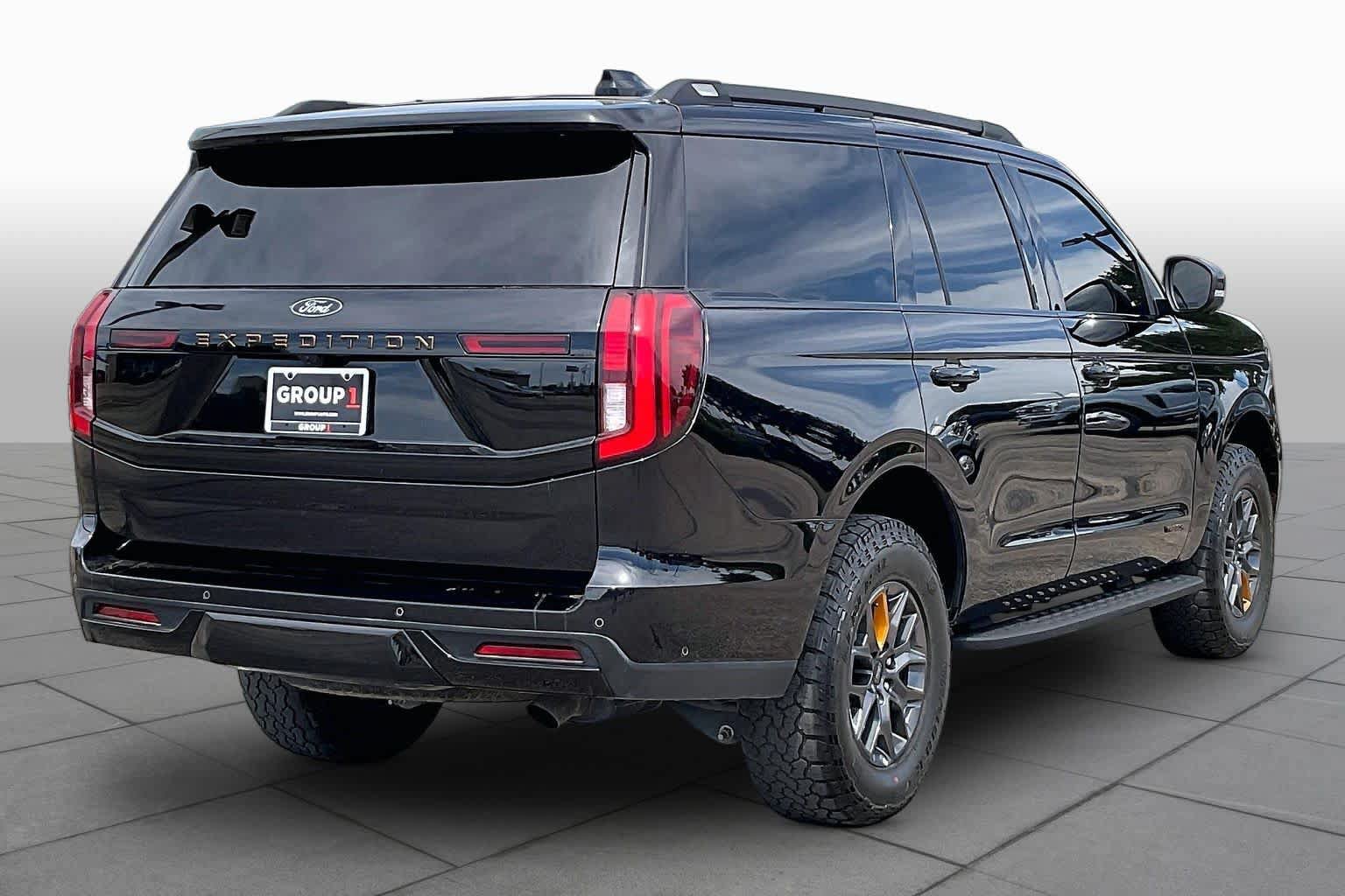 Used 2025 Ford Expedition Tremor AWD/4WD image 12