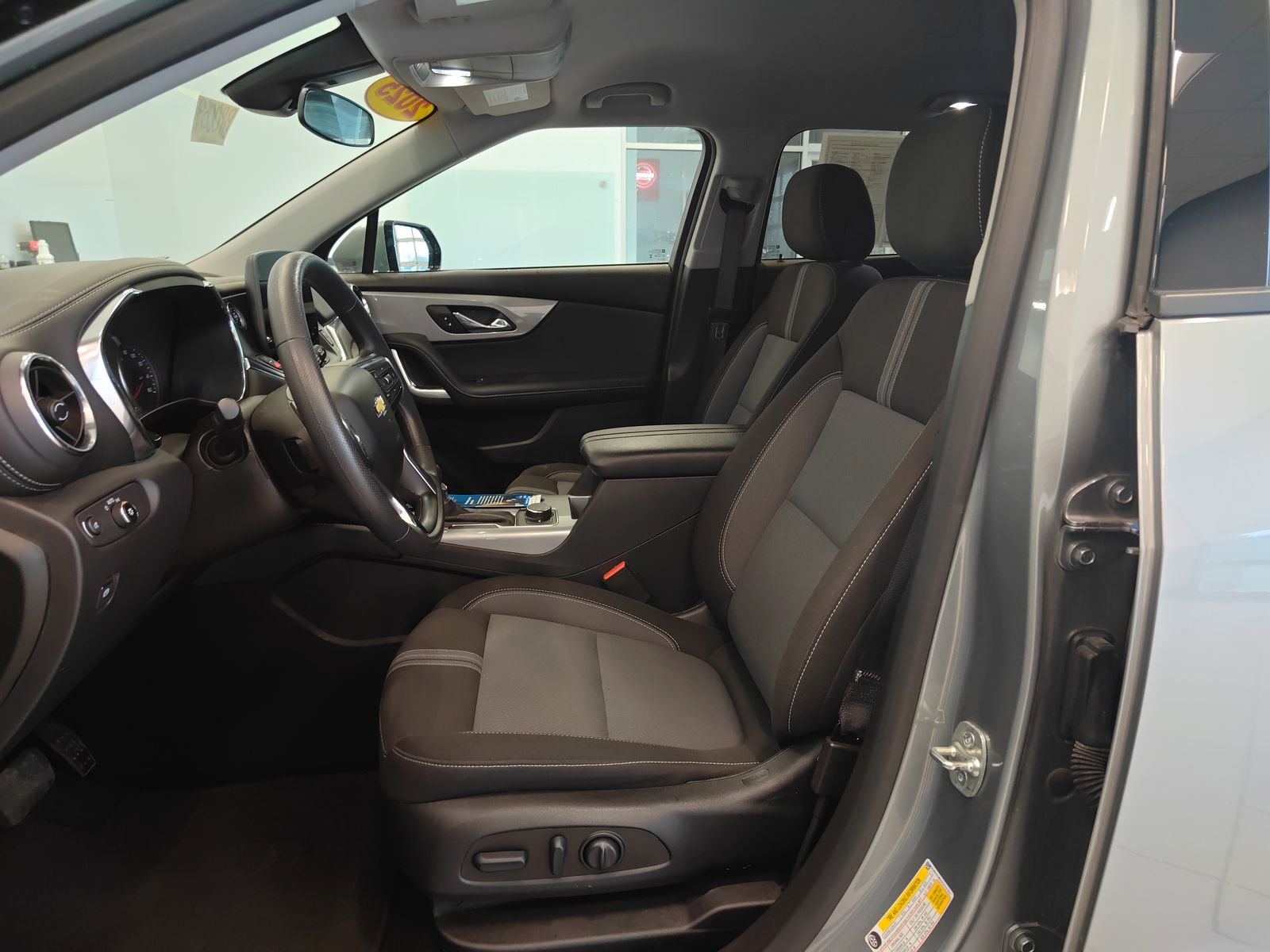 Used 2025 Chevrolet Blazer LT image 13