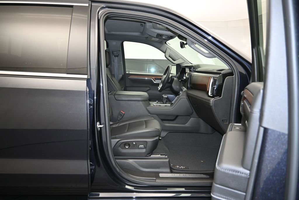 Used 2023 GMC Sierra 1500 Denali w/ Denali Reserve Package AWD/4WD image 29