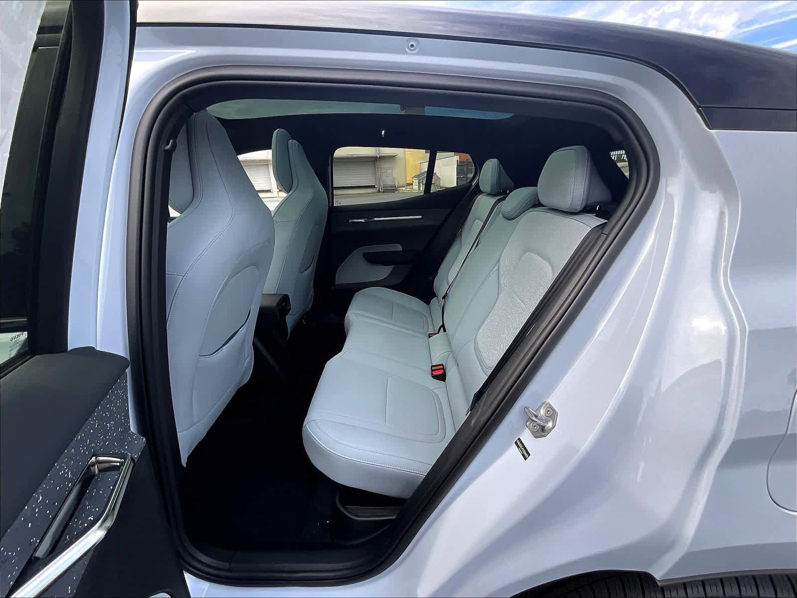 New 2026 Volvo EX30 Ultra w/ Protection Package Premier image 12