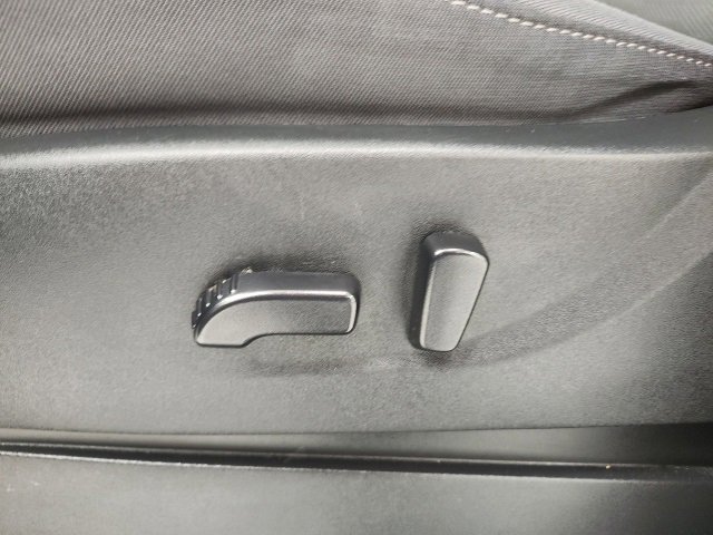 Used 2024 Nissan Frontier SV image 47