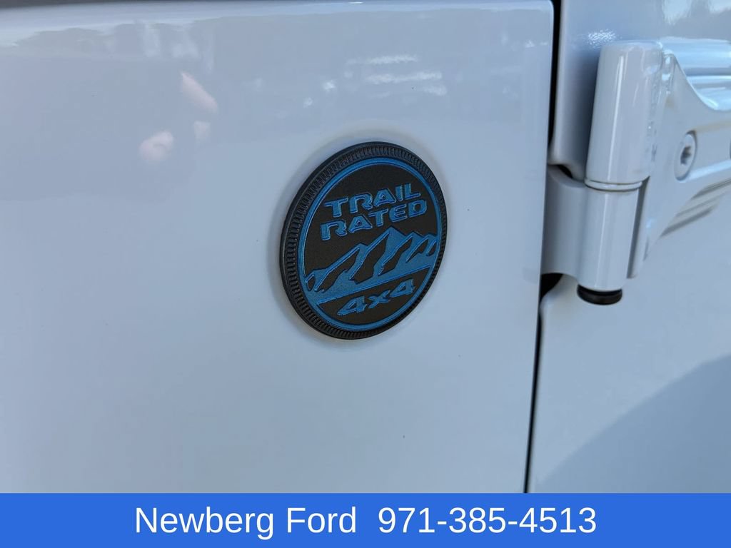 Used 2022 Jeep Wrangler Unlimited Rubicon 4xe w/ Cold Weather Group AWD/4WD image 12