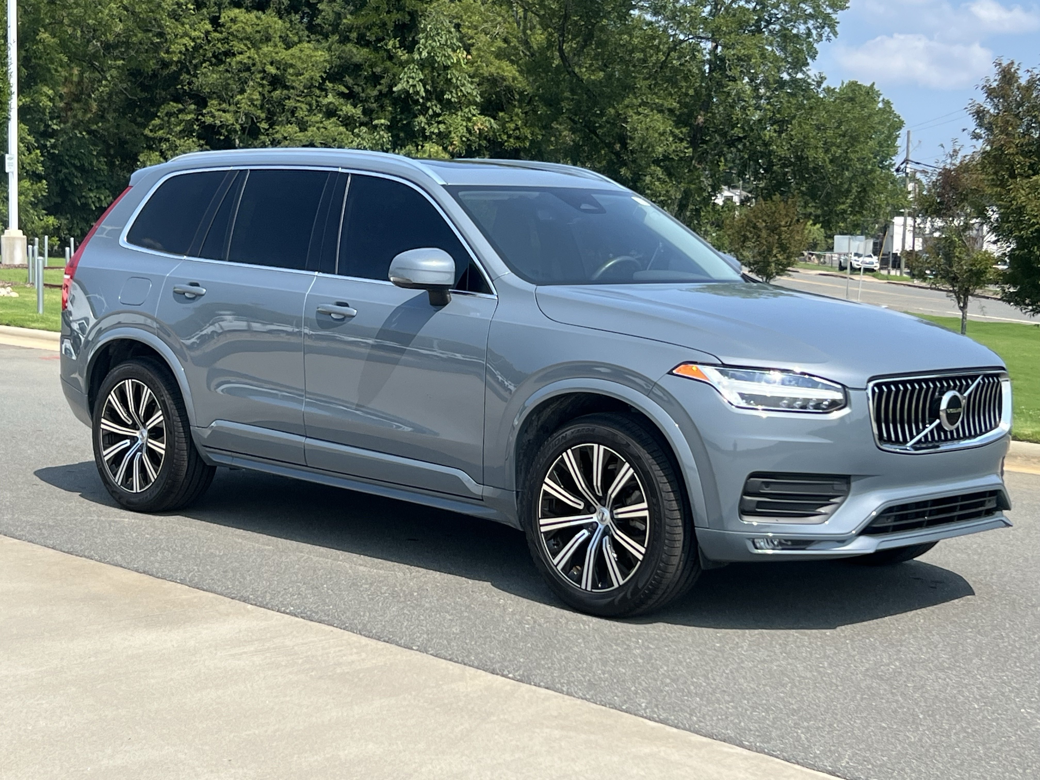 Used 2023 Volvo XC90 B5 Core AWD/4WD image 1